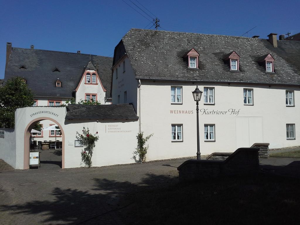 Weinhaus Kurtrierer Hof 호텔 라이웬 외부 사진